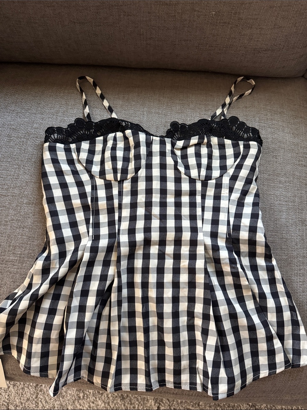 Commense Gingham Spaghetti Strap Peplum Top with Lace Trim Size Small NWT - Picture 8 of 8